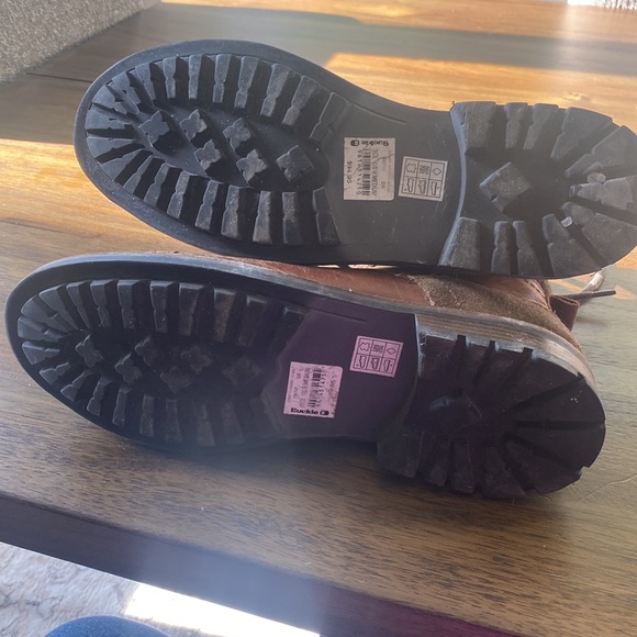 Boots size 9 Medium from the BUCKLE - Picture 4 of 5
